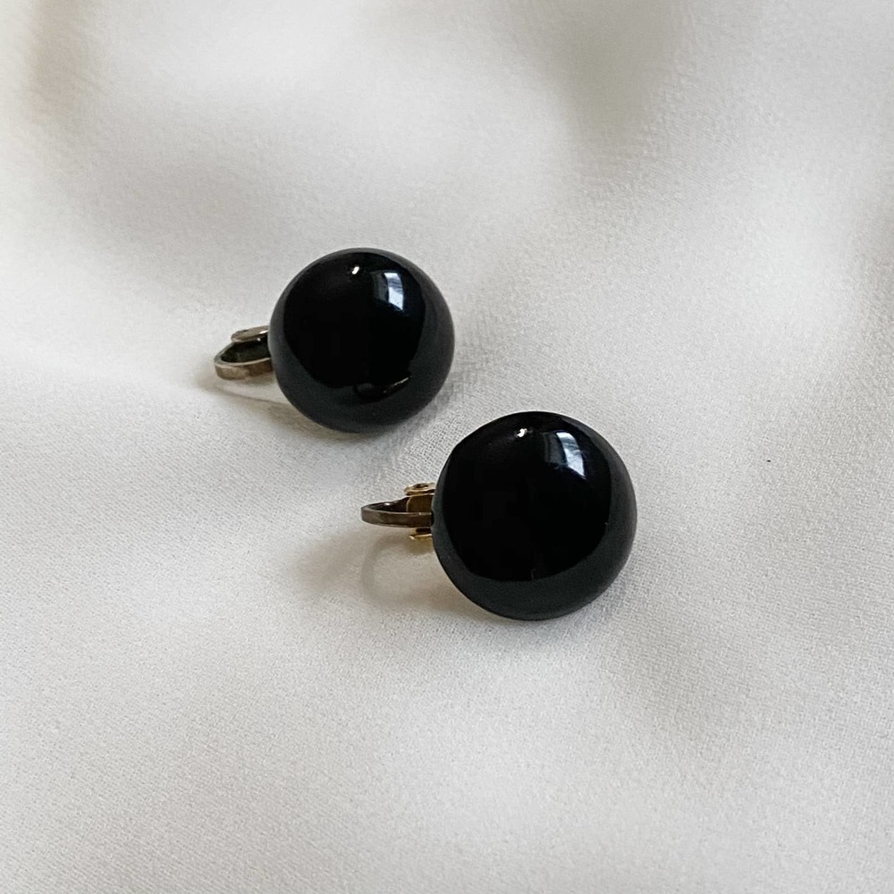 VTG Black Smooth Glossy Button Earrings